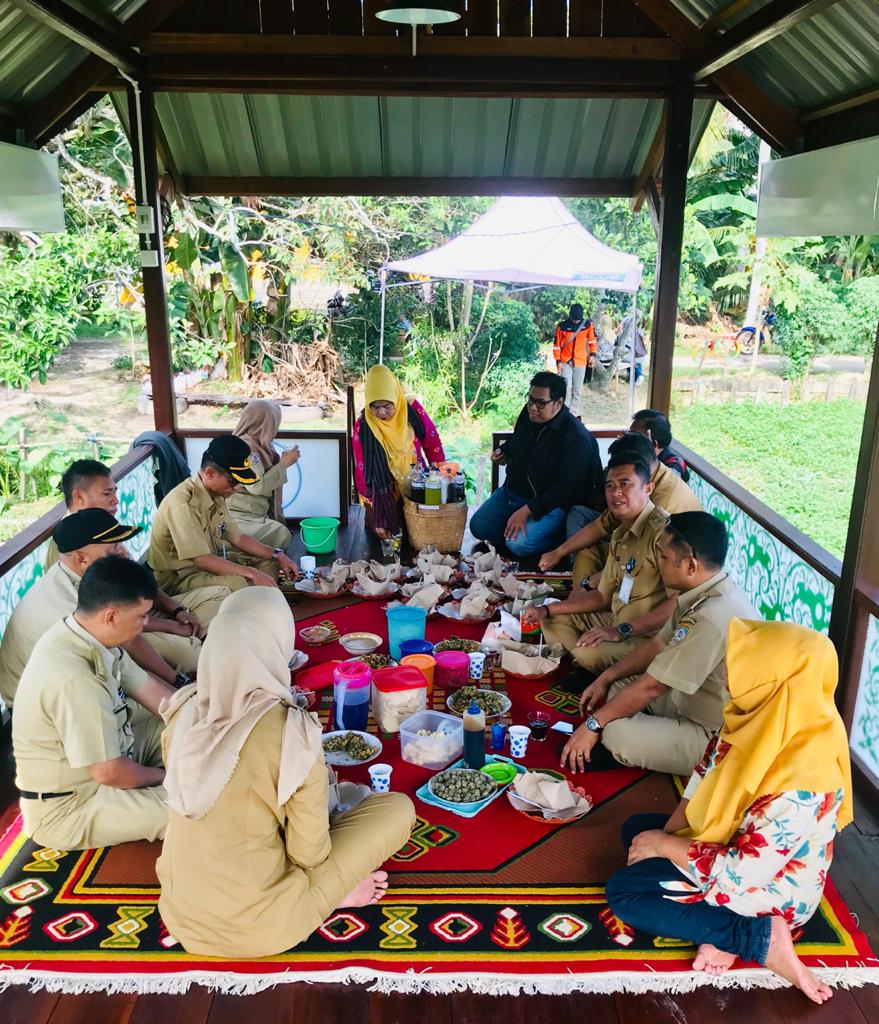 Rapat Staf di Kang Bejo